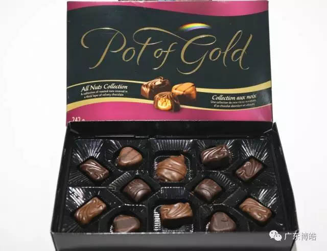 還有可愛的小伙伴為大家帶來了香甜的巧克力!哇!味道好極了!